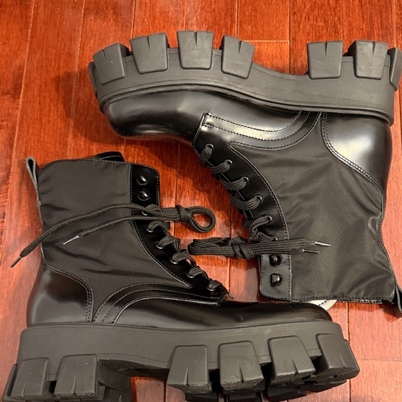 Marc Fisher Black Chunky boots - Picture 3 of 3